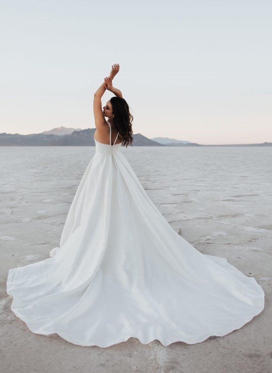 2023-outdoor-wedding-gowns-with-double-straps-1