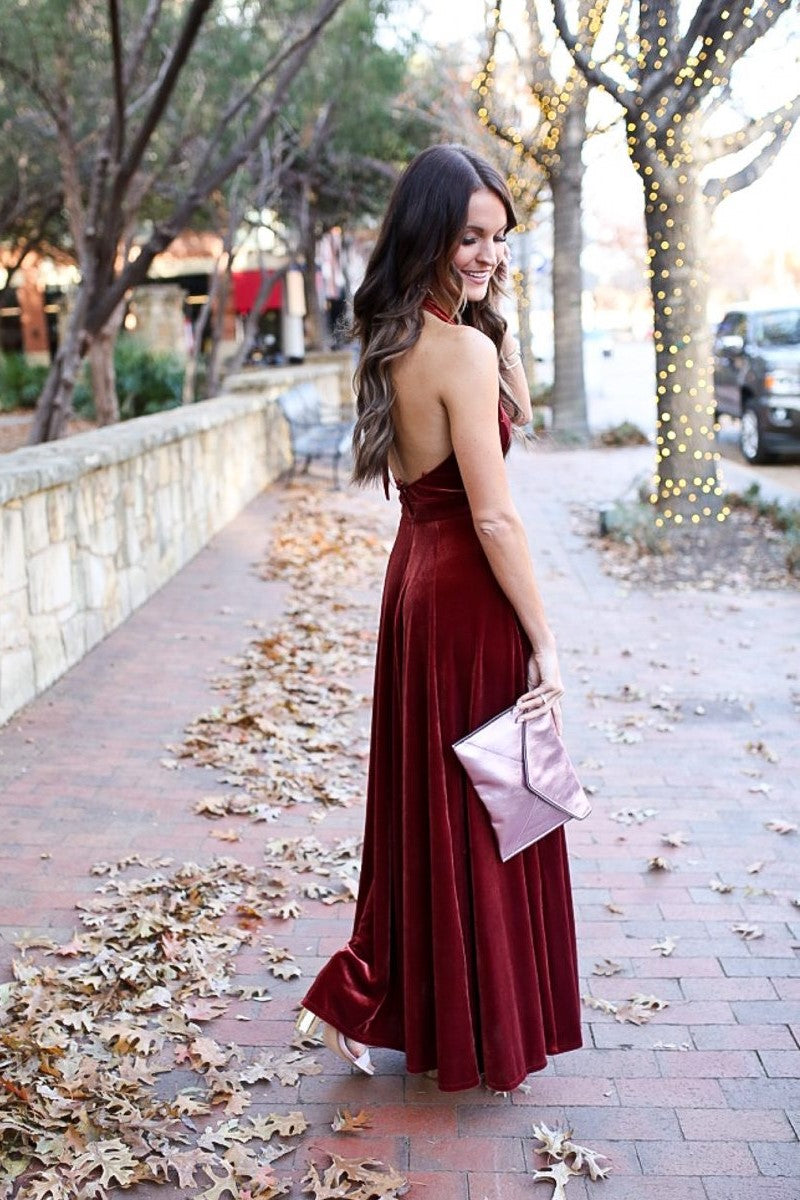 a-line-velvet-halter-burgundy-prom-gowns-2020-1