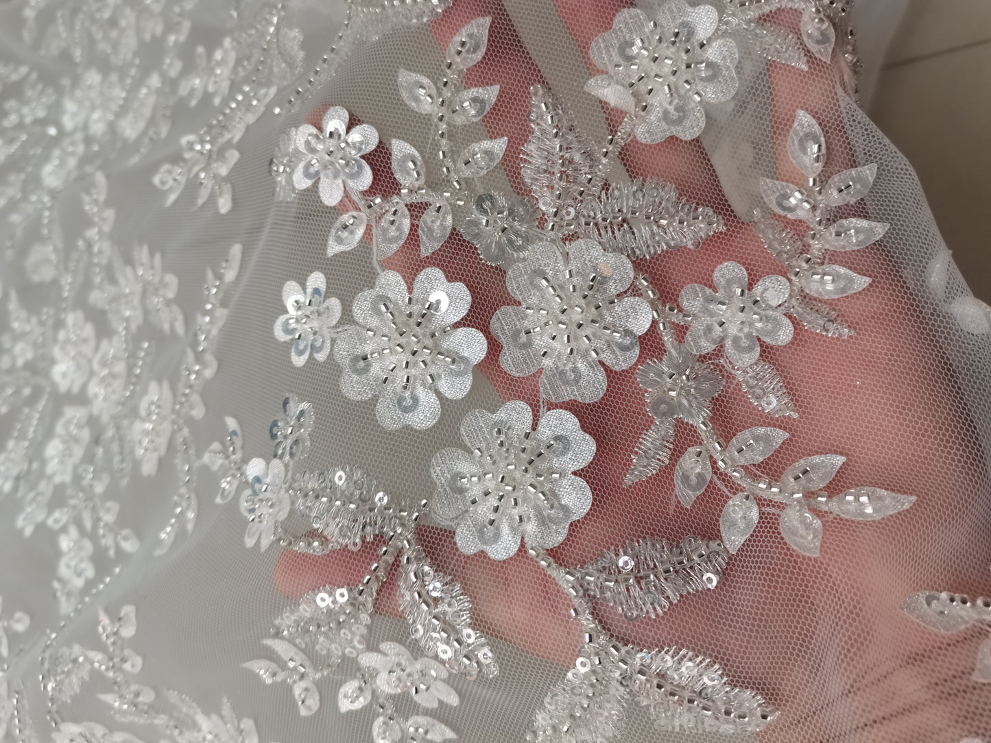 Romantic Lace Wedding Outfits Beading Bride Dress with Long Sleeves