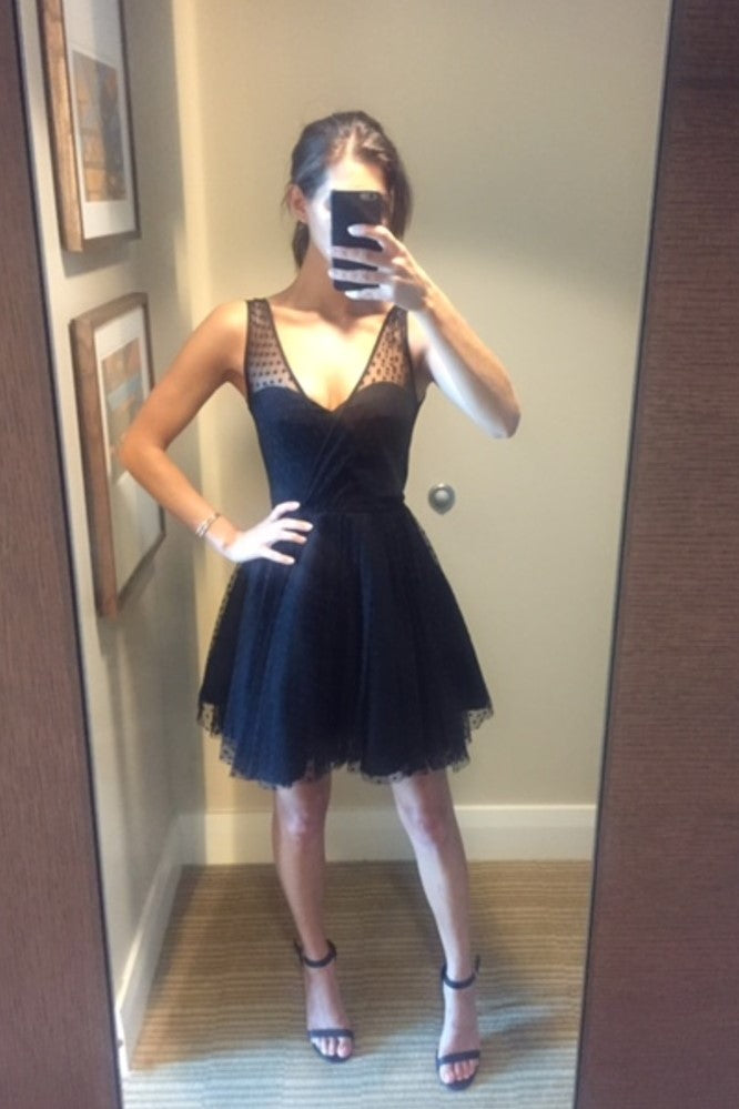 v-neck-black-tulle-homecoming-dresses-with-dots-patterns-2