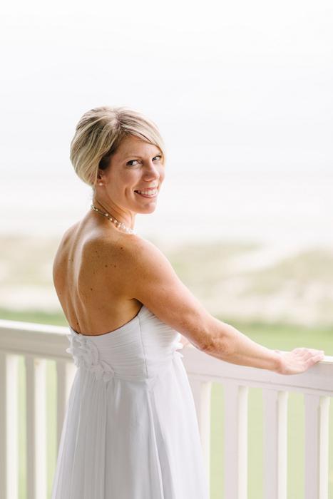 white-chiffon-long-wedding-dress-for-golf-course-3