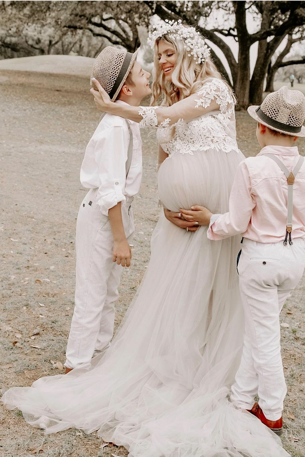 3/4-sleeves-lace-maternity-dress-for-photoshoot-tulle-skirt-1