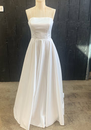 a-line-strapless-satin-wedding-dress-with-pockets-3