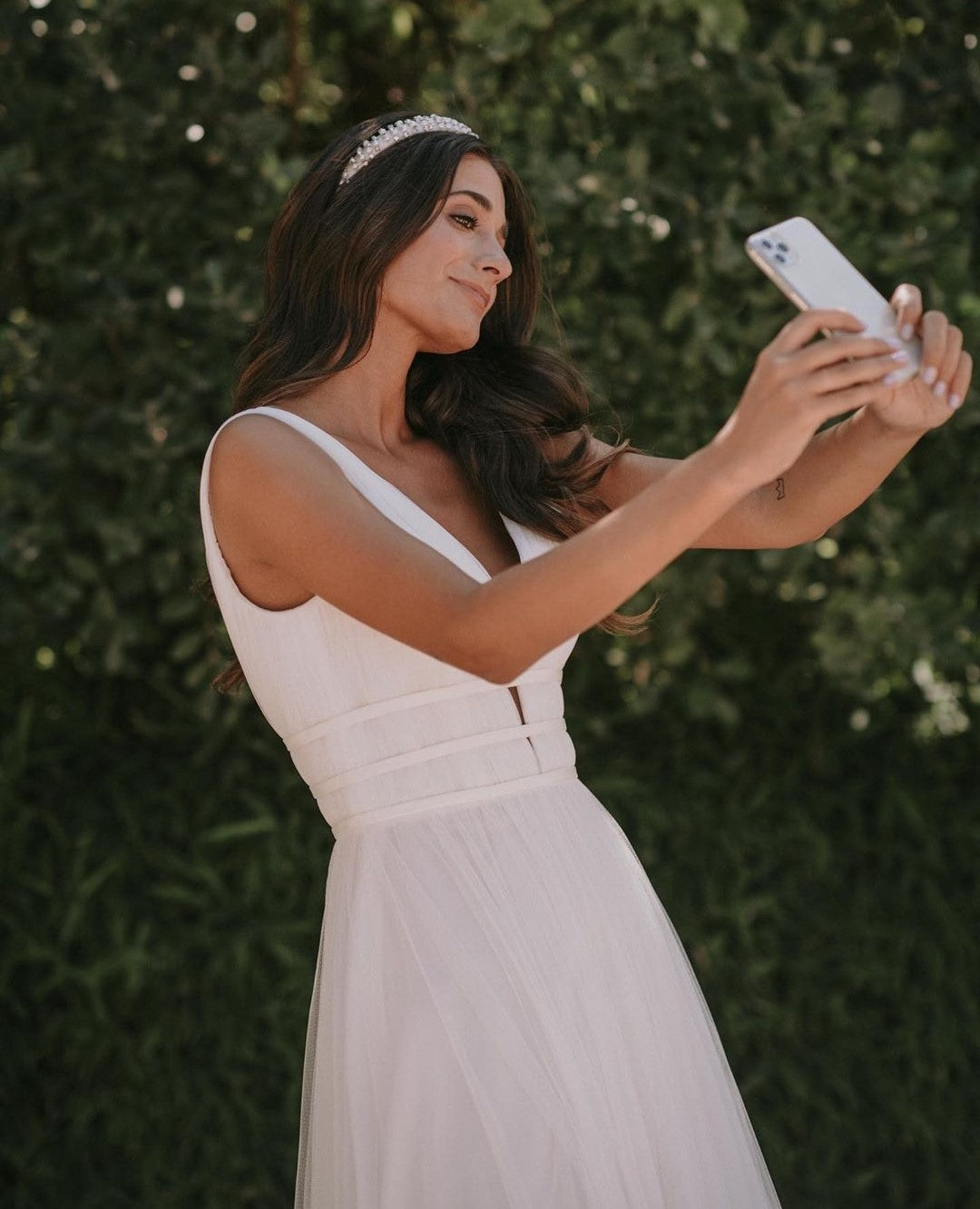 a-line-tulle-boho-wedding-dresses-with-plunging-v-neckline-2