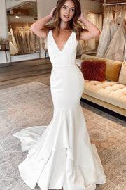 backless-fit-flare-bridal-dresses-with-v-neckline