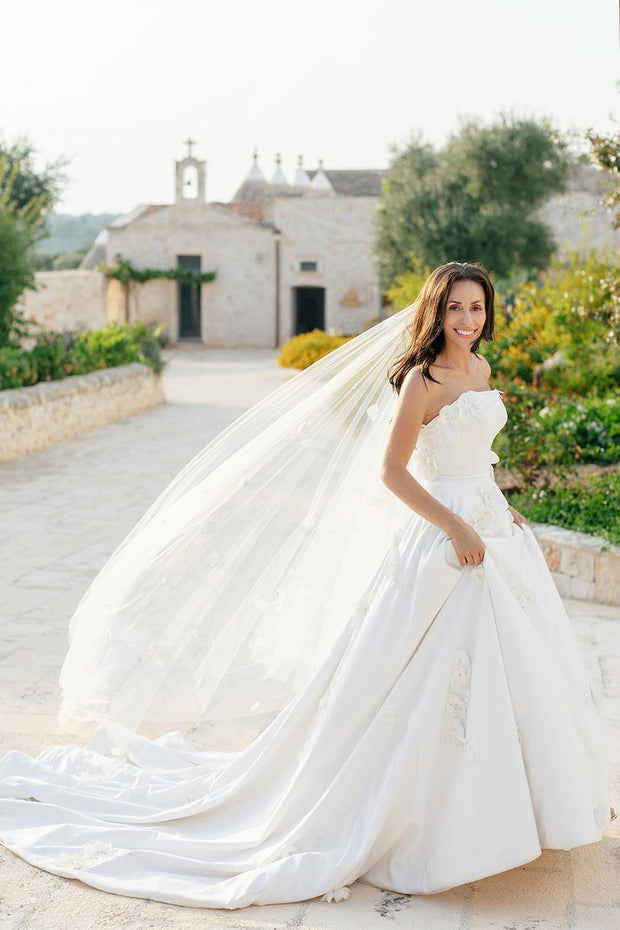 Backless Satin Flowers Strapless Wedding Dresses 2021