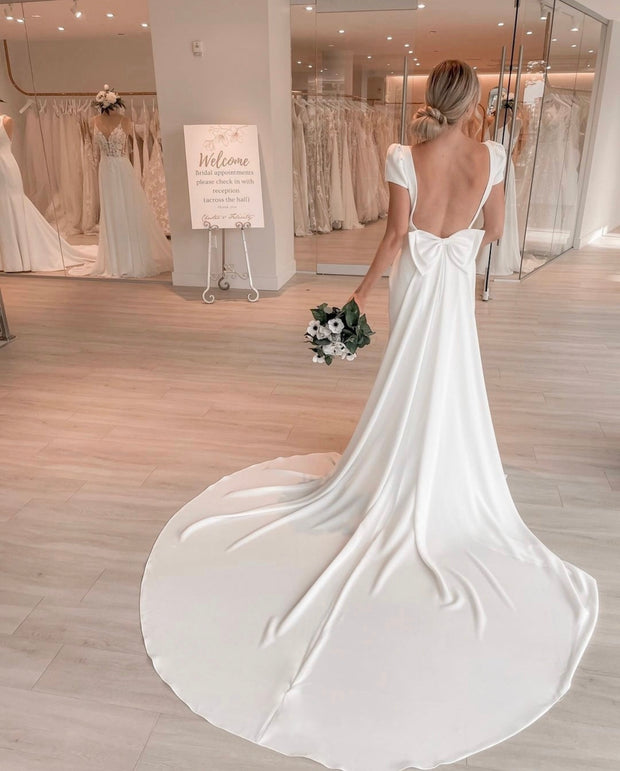bateau-short-sleeves-bridal-dresses-with-detachable-train-5