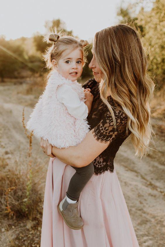 black-lace-pregnant-evening-gown-maternity-dress-for-photography-shoot-2