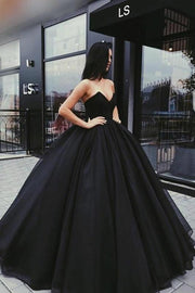 black-tulle-ball-gown-prom-dresses-with-plunging-sweetheart-corset-1