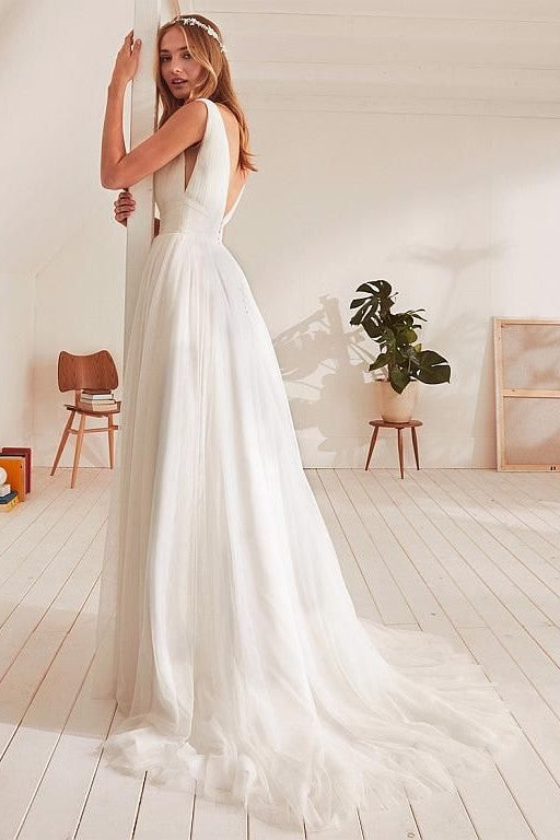 bohemian-style-wedding-dresses-beach-simple-ivory-tulle-skirt-1