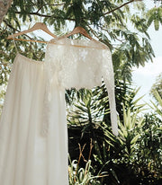 boho-two-piece-long-sleeve-wedding-dress-lace-top-chiffon-skirt-2