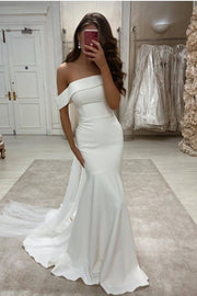 bride-simple-wedding-dress-with-fold-straight-across-neckline