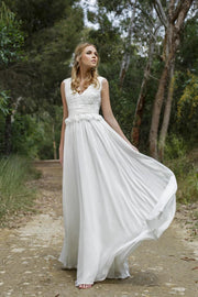 casual-boho-chiffon-wedding-gown-with-lace-v-neckline