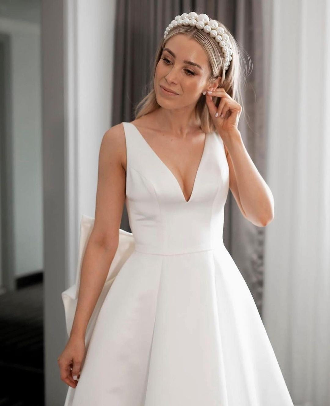 Classic A-line Wedding Dress with Detachable Bow