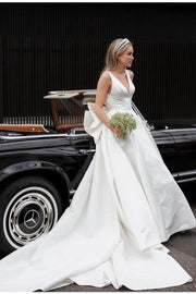 classic-a-line-wedding-dress-with-detachable-bow