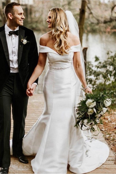 classic-and-modern-off-the-shoulder-wedding-gown-with-belt