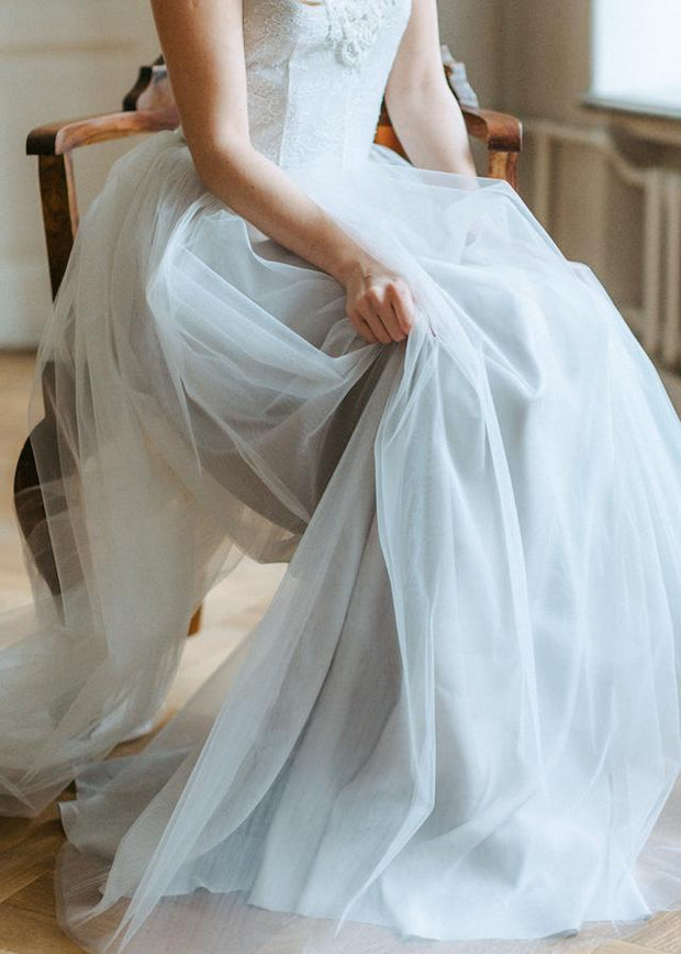 dusty-tulle-boho-wedding-dress-with-beaded-scalloped-lace-v-neckline-2