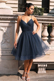 dusty-tulle-short-homecoming-gowns-and-dresses-with-pleated-v-neckline-bodice