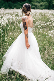 enchanting-ruching-tulle-outdoor-wedding-dress-2021-1