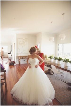 feather-sweetheart-wedding-dress-with-romantic-tulle-skirt-4