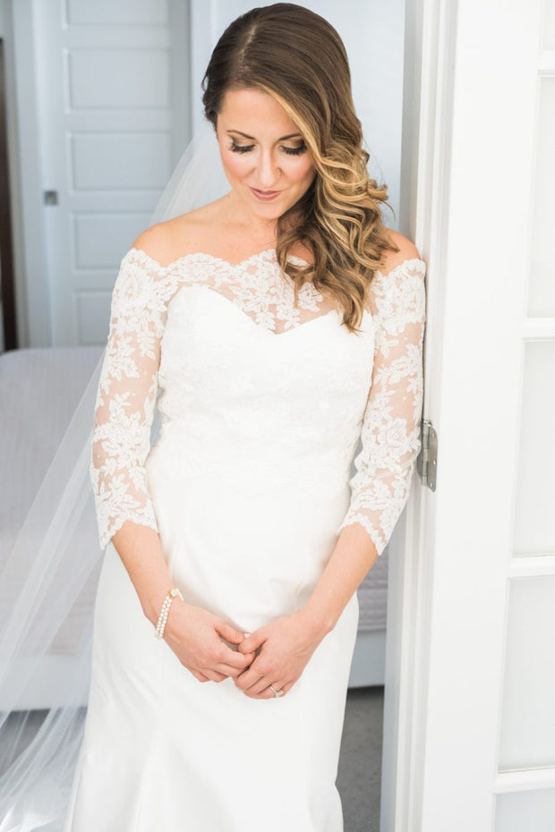 fit&flare-off-the-shoulder-wedding-gown-with-scalloped-lace-sleeves