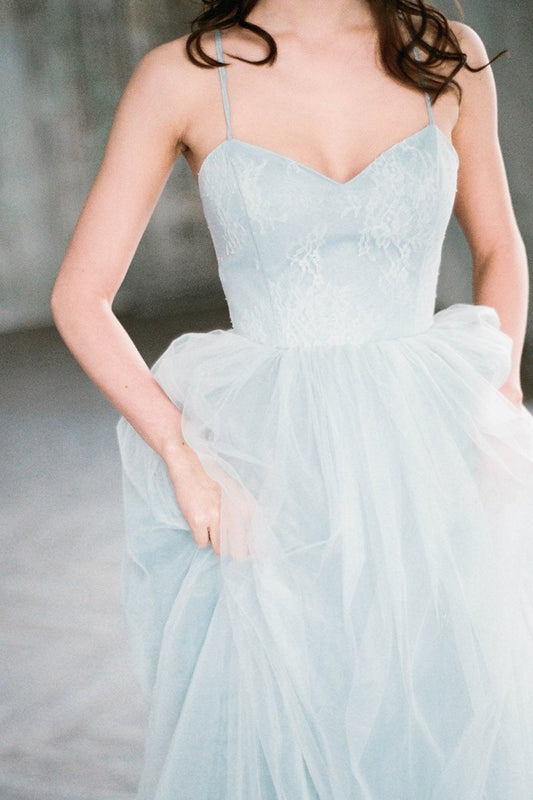 gray-blue-chantilly-lace-wedding-dresses-tulle-skirt