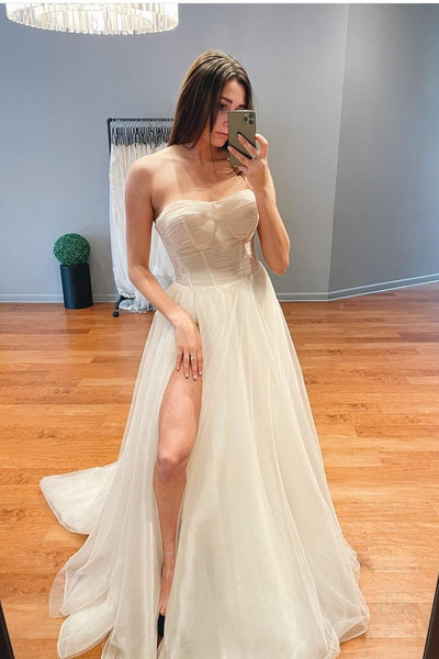 high-split-tulle-bridal-dresses-with-strapless-bodice