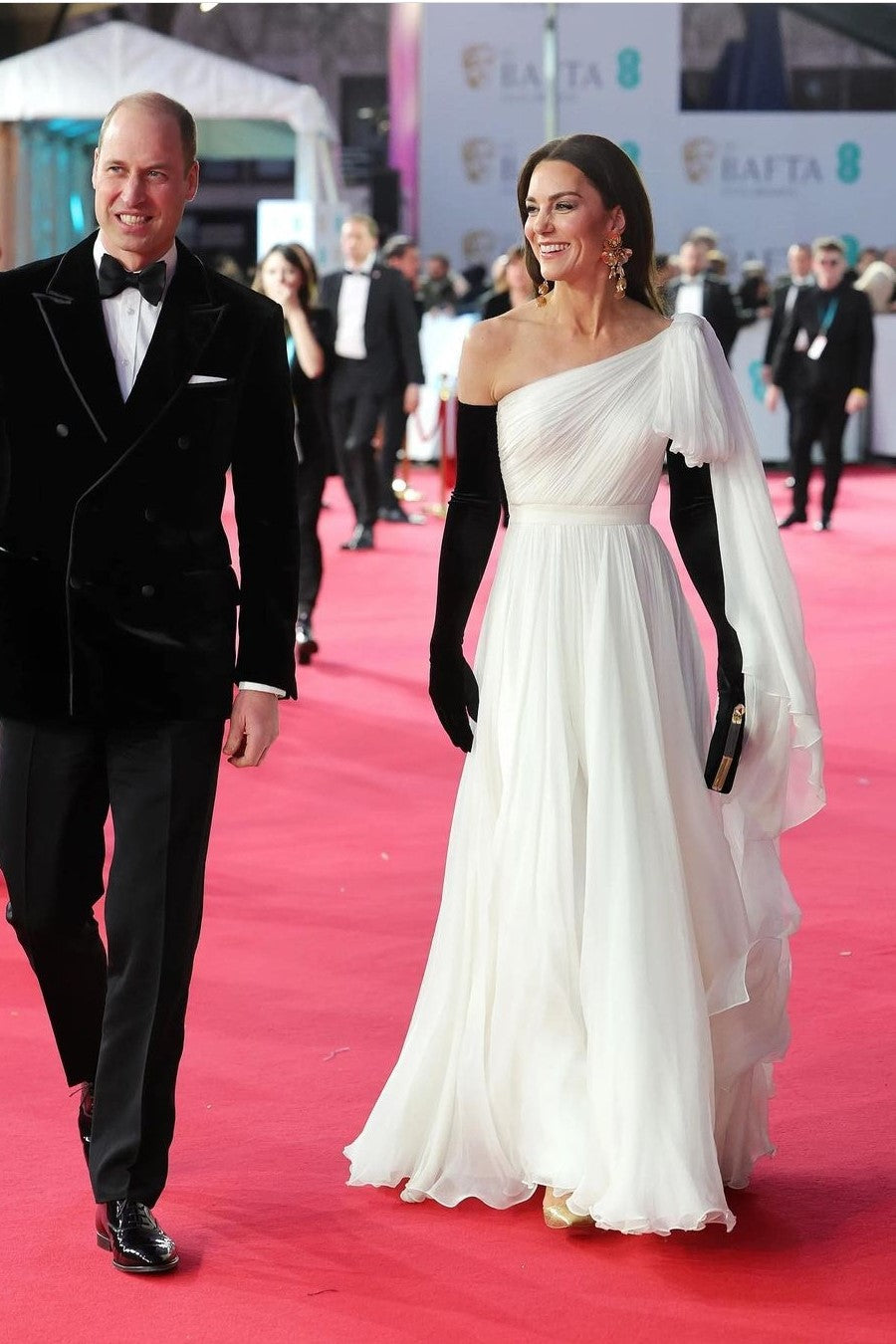 kate-middleton-red-carpet-dress-for-bafta-awards-1