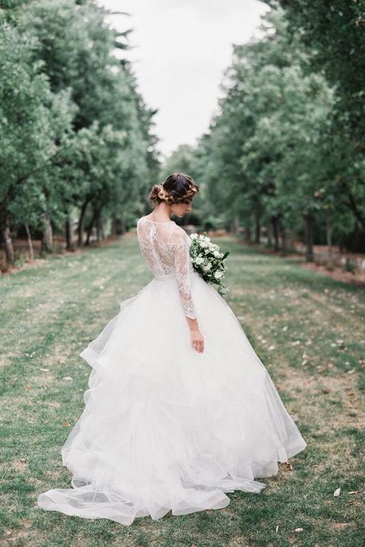 lace-illusion-neckline-wedding-dress-tulle-horsehair-trim