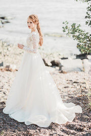 lace-long-sleeve-wedding-gown-with-v-neckline-1