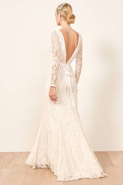 lace-long-sleeves-wedding-dress-with-v-back-2