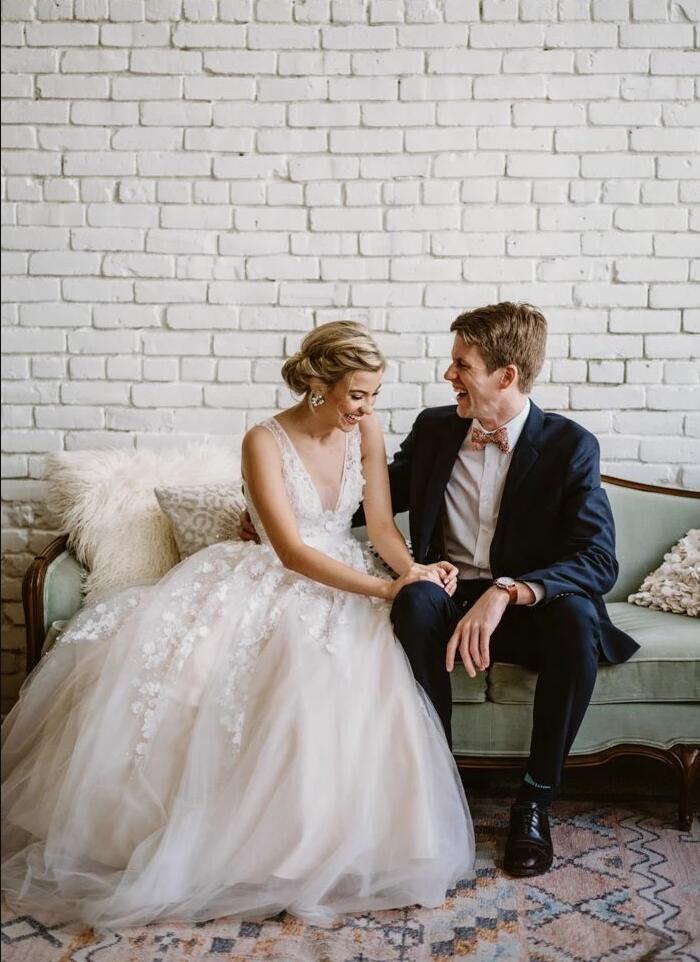 lace-pearls-sleeveless-floral-wedding-dresses-with-v-neckline-1
