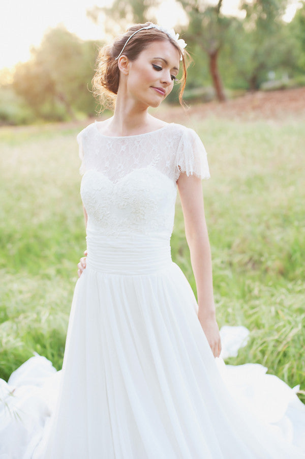 Lace Short Sleeves Bride Dress with Chiffon Skirt
