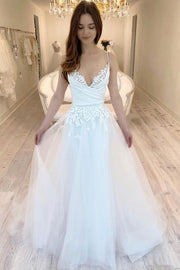 lace-spaghetti-straps-wedding-gowns-with-a-line-tulle-skirt