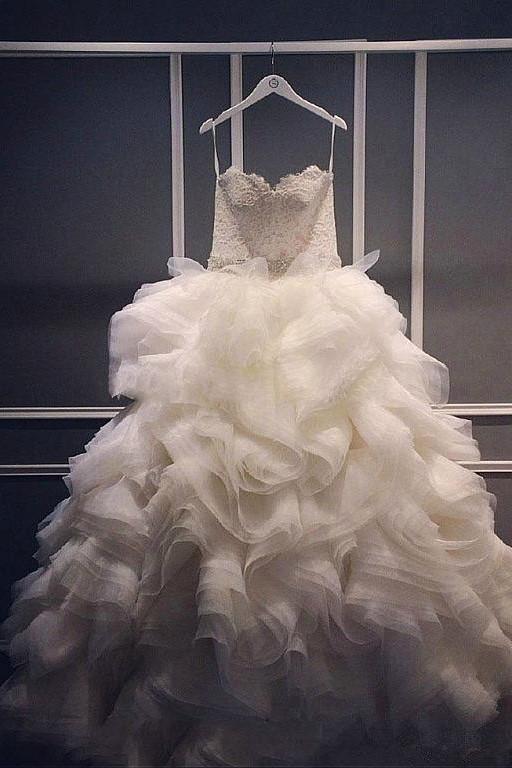 lace-sweetheart-ball-gown-wedding-dress-with-ruffled-organza-skirt-1