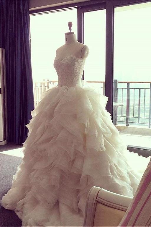 lace-sweetheart-ball-gown-wedding-dress-with-ruffled-organza-skirt