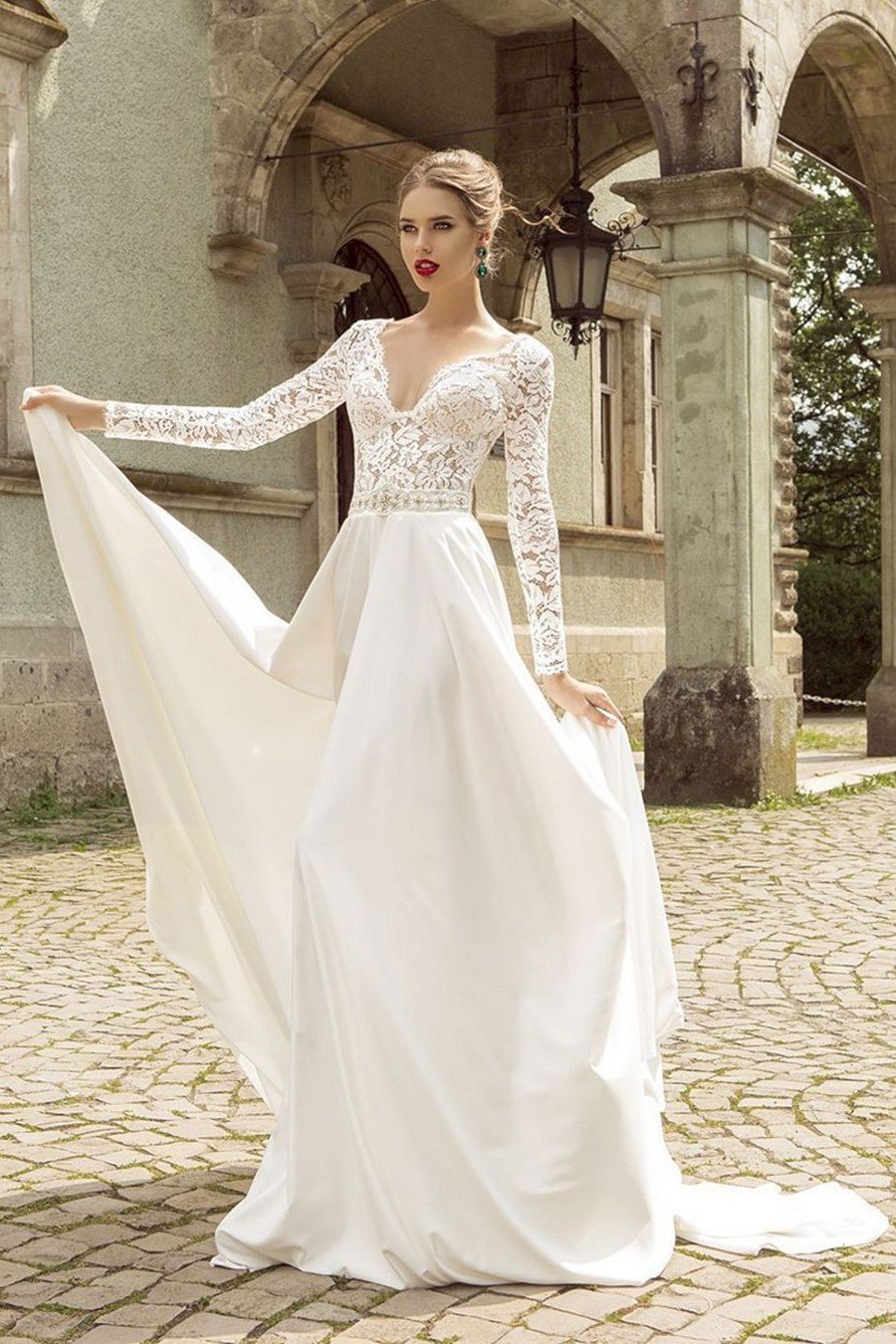 long-sleeved-beach-bridal-dresses-lace-v-neckline-bodice