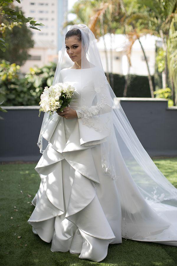 long-sleeves-white-wedding-gown-with-flounced-skirt-4