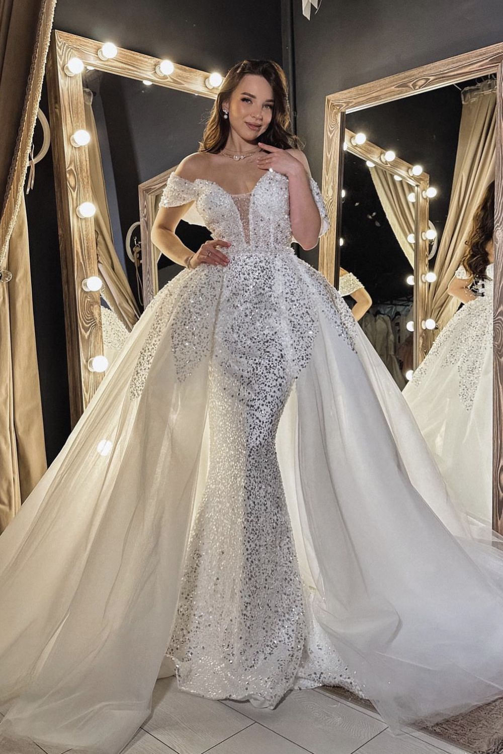 luxury-rhinestones-bridal-gown-with-removeable-skirt