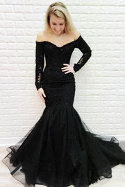 off-the-shoulder-black-lace-evening-dress-mermaid-style-train