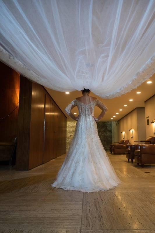 one-layer-long-wedding-veil-with-lace-edge-2