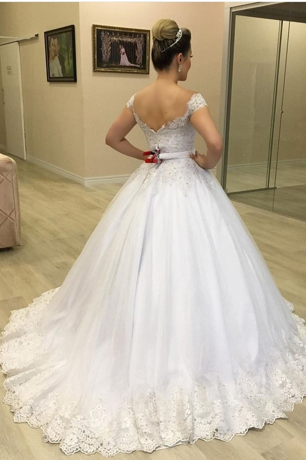 pearls-appliques-v-neck-wedding-dresses-with-scalloped-lace-skirt-1