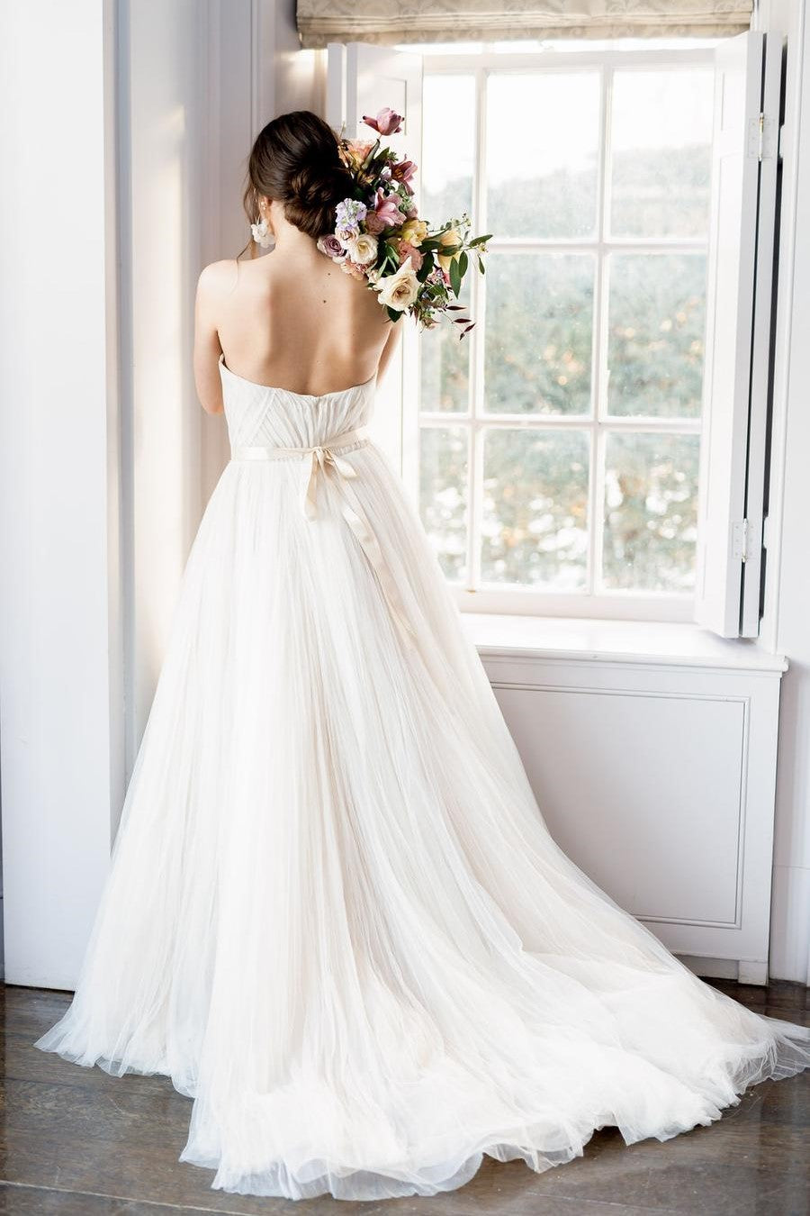plunging-sweetheart-bride-wedding-gown-tulle-skirt-1
