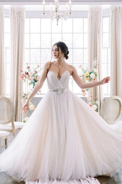 plunging-sweetheart-bride-wedding-gown-tulle-skirt