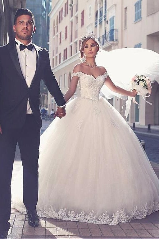 princess-off-the-shoulder-lace-wedding-gown-with-tulle-skirt