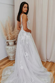 romantic-floral-lace-wedding-gown-with-tulle-skirt-1