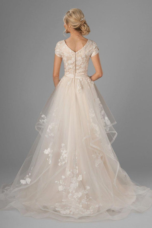 romantic-horsehair-lace-wedding-gown-with-short-sleeves-1