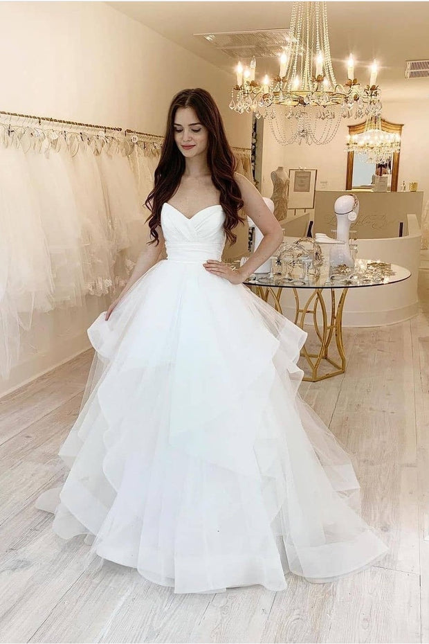 romantic-tulle-bride-dress-with-sweetheart-corset