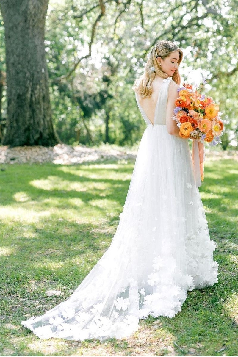 romantic-tulle-flower-bridal-gown-with-v-neckline-1