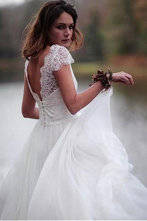 scalloped-lace-v-neckline-summer-wedding-dress-with-chiffon-skirt-2